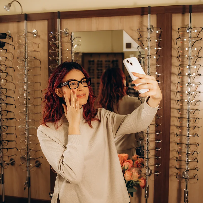 Reducing Returns for an Eyewear Brand with AR Try-Before-You-Buy